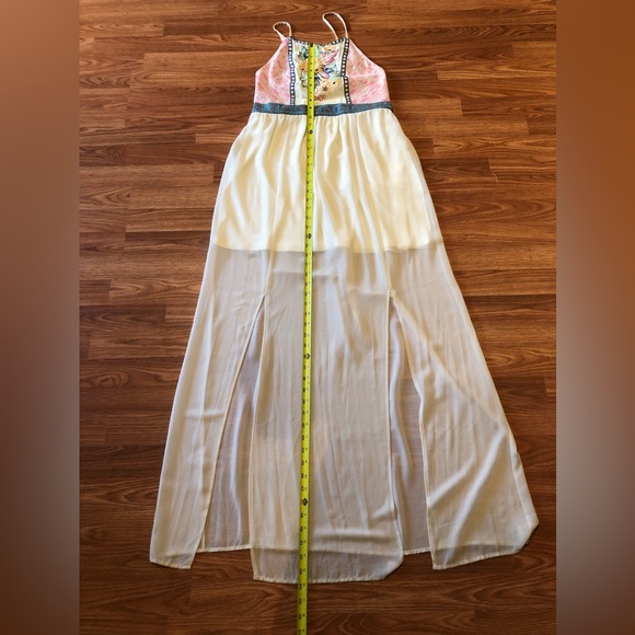 White Flying Tomato floral embroidered maxi dress - Picture 5 of 14